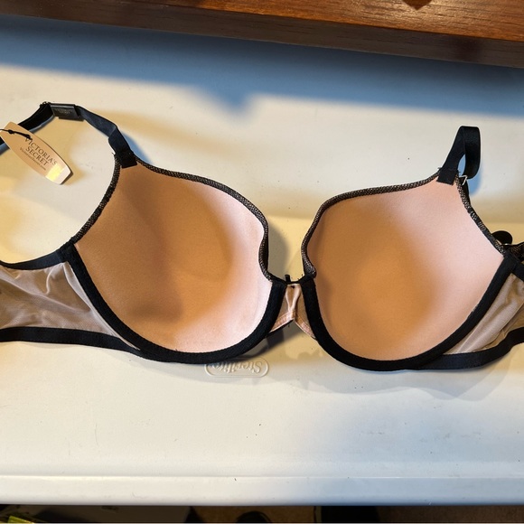 Victoria’s Secret Black lace bra size 34D - Picture 7 of 7